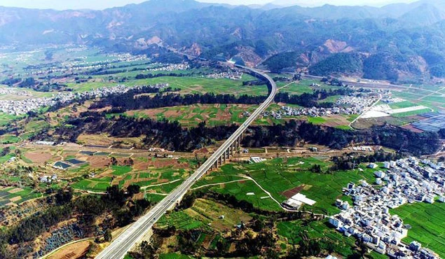 [云南日报]宁蒗至永胜高速公路全线通车